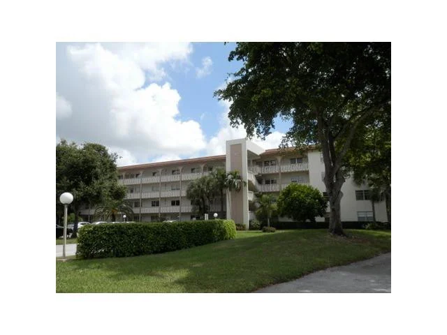 Unit for sale at 2304 Lucaya Lane, Coconut Creek, FL 33066