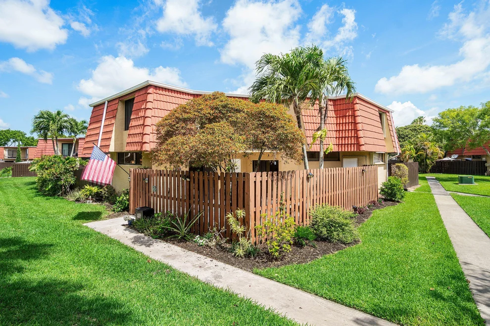 Unit for sale at 8122 Thames Boulevard, Boca Raton, FL 33433