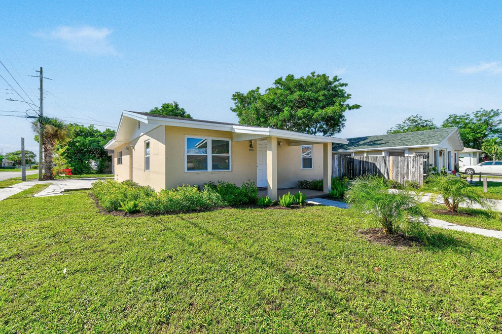 Unit for sale at 1301 W 25th Street, Riviera Beach, FL 33404