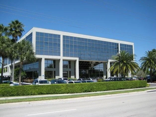 Unit for sale at 631 Us Highway 1, North Palm Beach, FL 