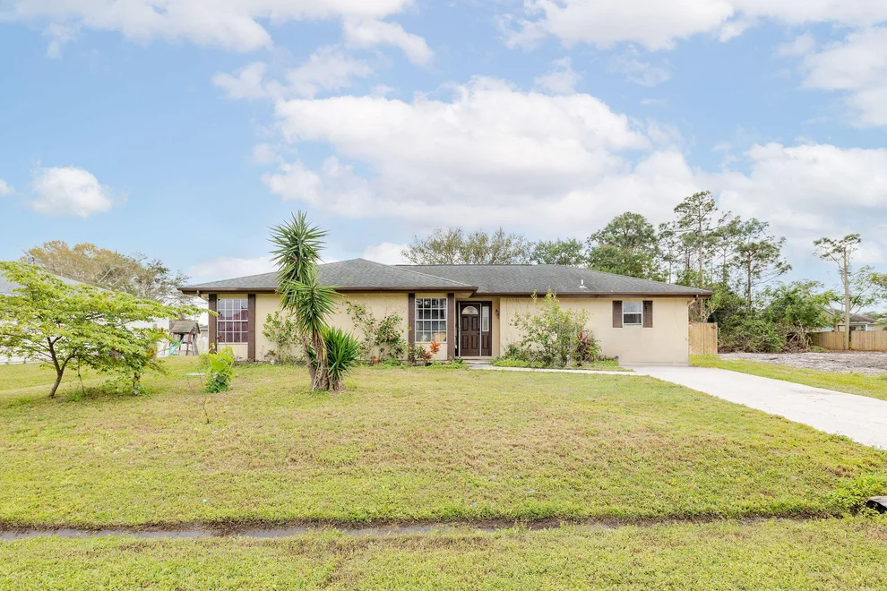 Unit for sale at 426 SE Strait Avenue, Port St Lucie, FL 34983