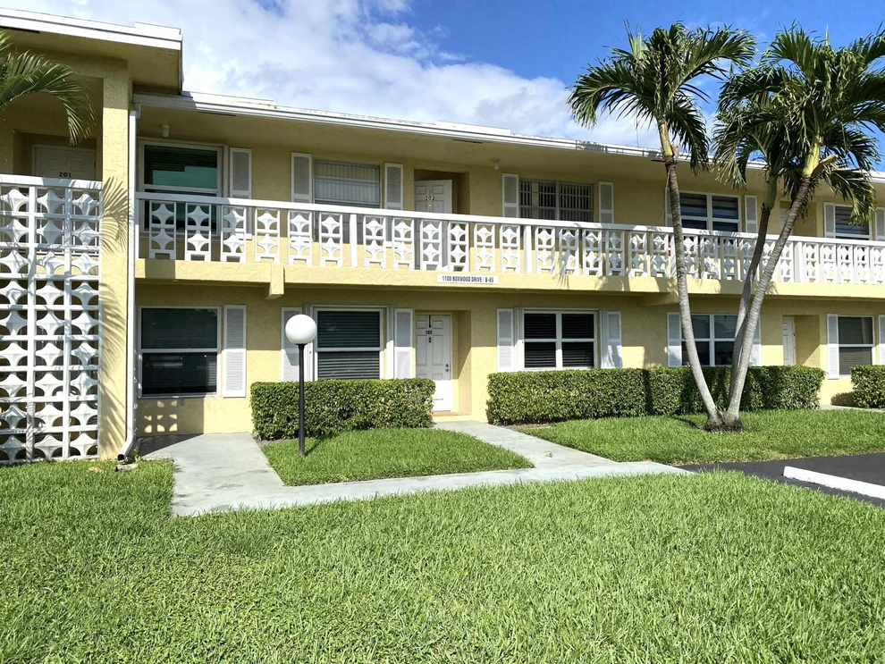 Unit for sale at 1100 Boxwood Drive, Delray Beach, FL 33445