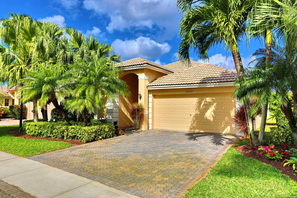Unit for sale at 5538 Fountains S, Lake Worth, FL 33467