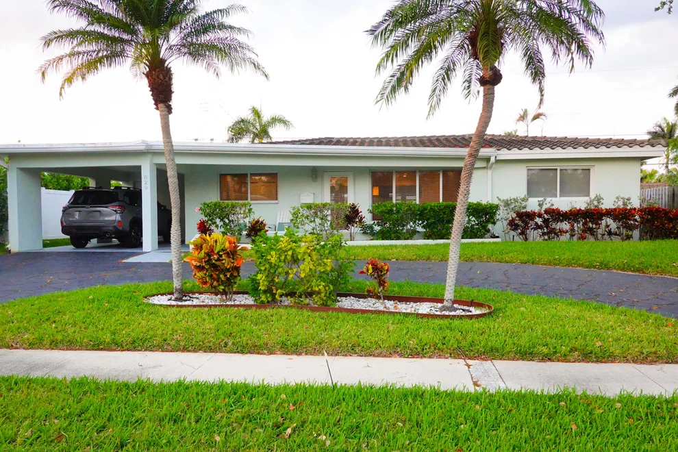Unit for sale at 829 SE 16 Place, Deerfield Beach, FL 33441