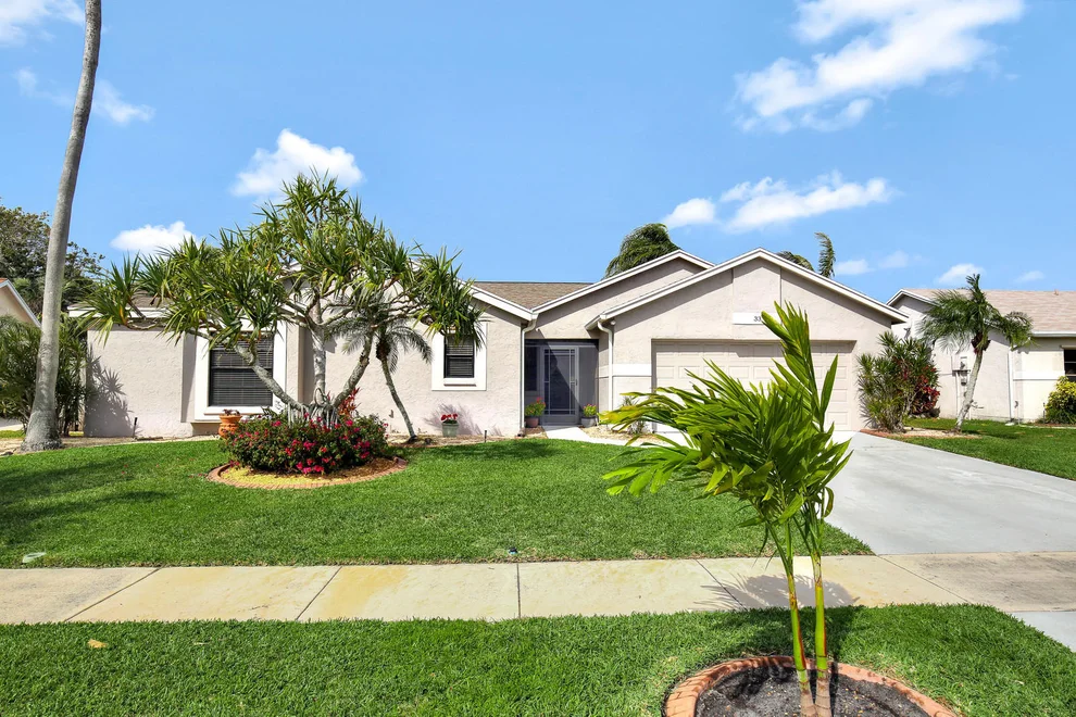 Unit for sale at 33 Cedar Circle, Boynton Beach, FL 33436