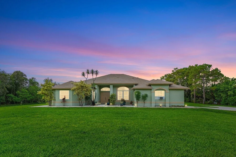 Unit for sale at 16932 87th Lane N, The Acreage, FL 33470
