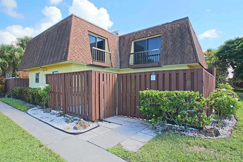 Unit for sale at 110 N Delaware Boulevard, Jupiter, FL 33458