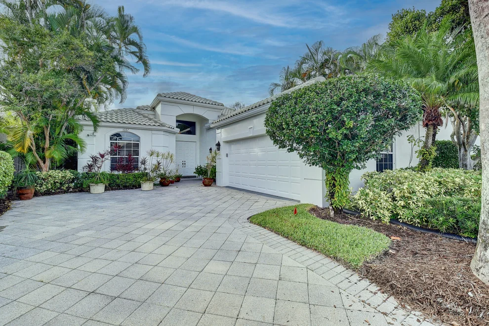 Unit for sale at 16167 Villa Vizcaya Place, Delray Beach, FL 33446