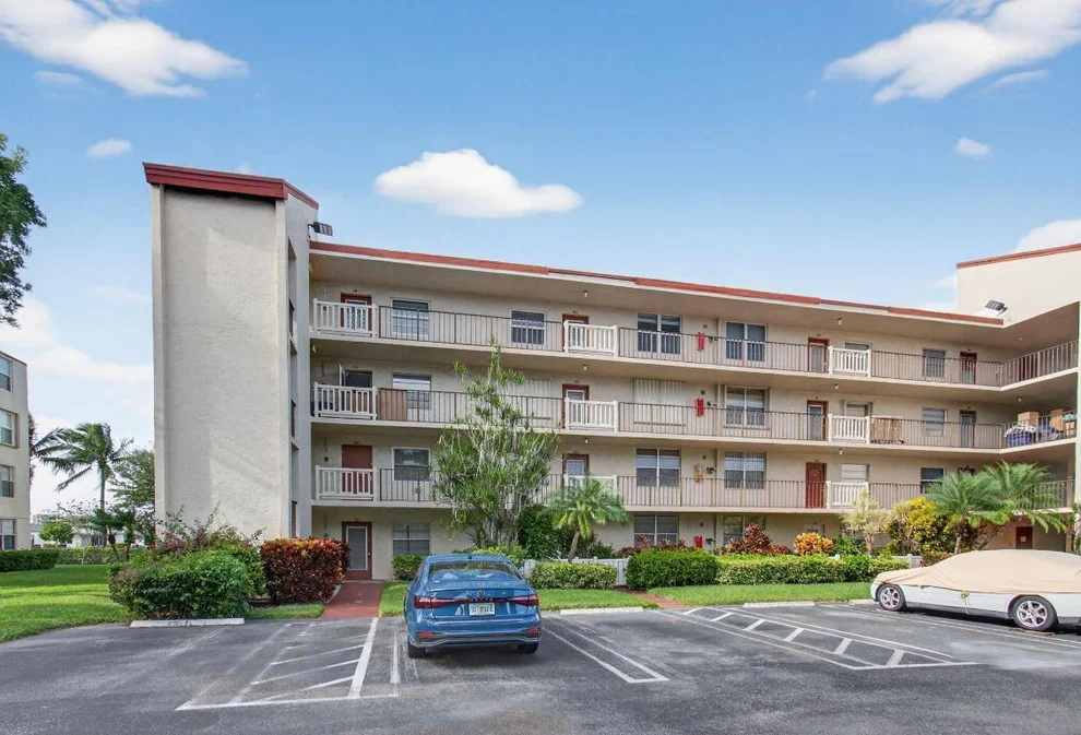 Unit for sale at 25 Abbey Lane, Delray Beach, FL 33446