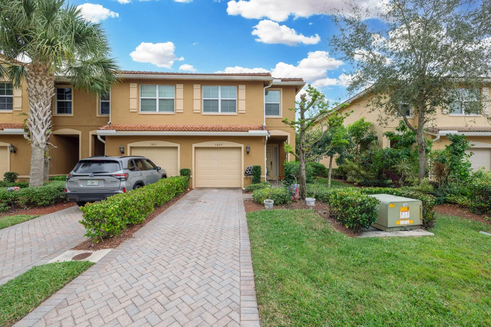 Unit for sale at 5809 Monterra Club Drive, Lake Worth, FL 33463