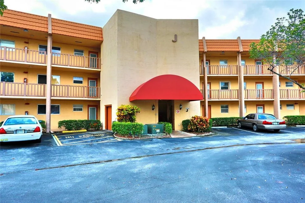 Unit for sale at 6570 N Royal Palm Boulevard, Margate, FL 33063