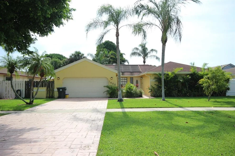 Unit for sale at 7400 W Country Club Boulevard, Boca Raton, FL 33487