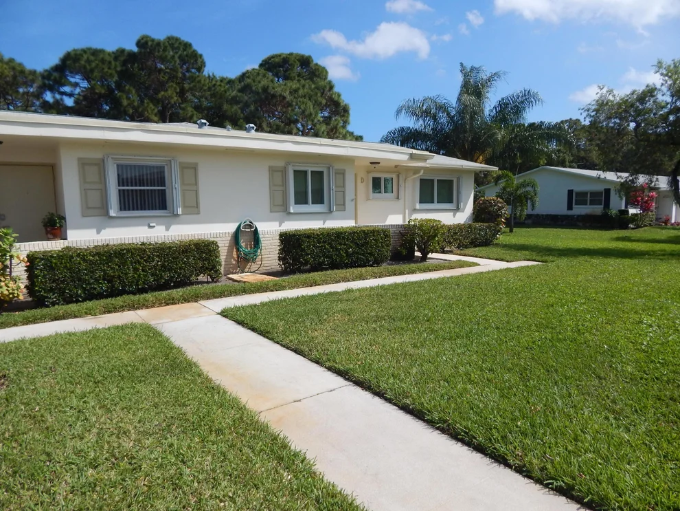 Unit for sale at 2884 Crosley Drive W, West Palm Beach, FL 33415