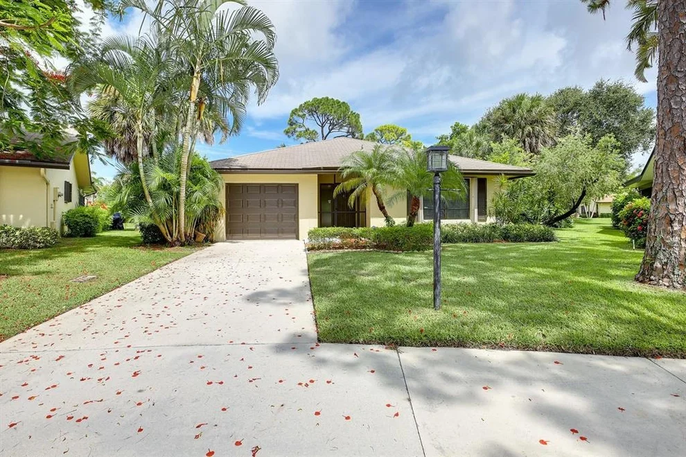 Unit for sale at 2720 Azalea Court, Delray Beach, FL 33445