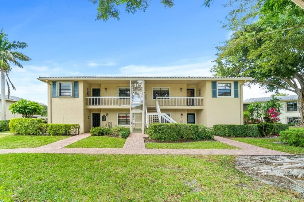 Unit for sale at 21 Westgate Lane, Boynton Beach, FL 33436