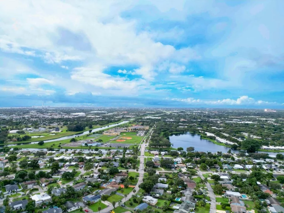 Unit for sale at 359 Garden Boulevard, Palm Beach Gardens, FL 33410