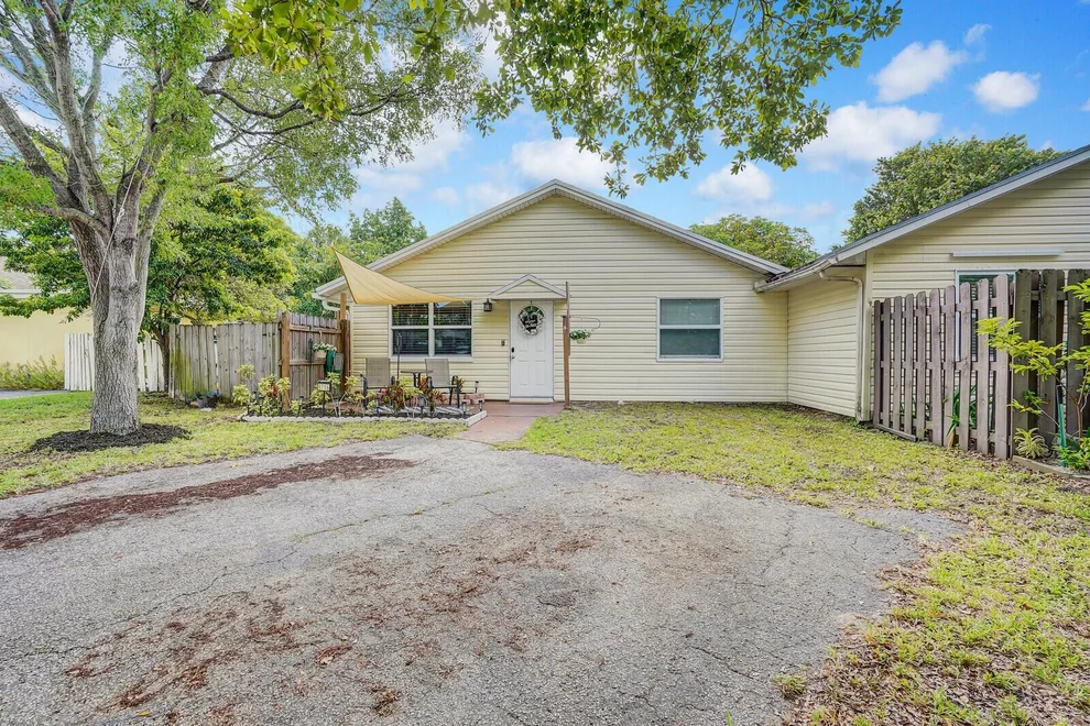 Unit for sale at 8716 Crater Terrace, West Palm Beach, FL 33403