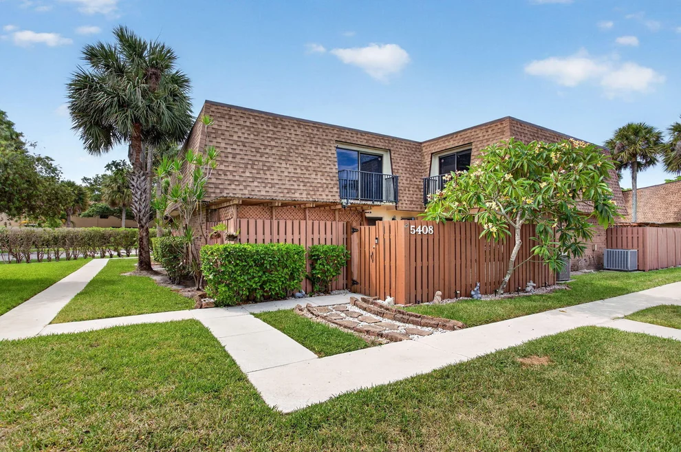 Unit for sale at 5408 NW 59th Place, Tamarac, FL 33319
