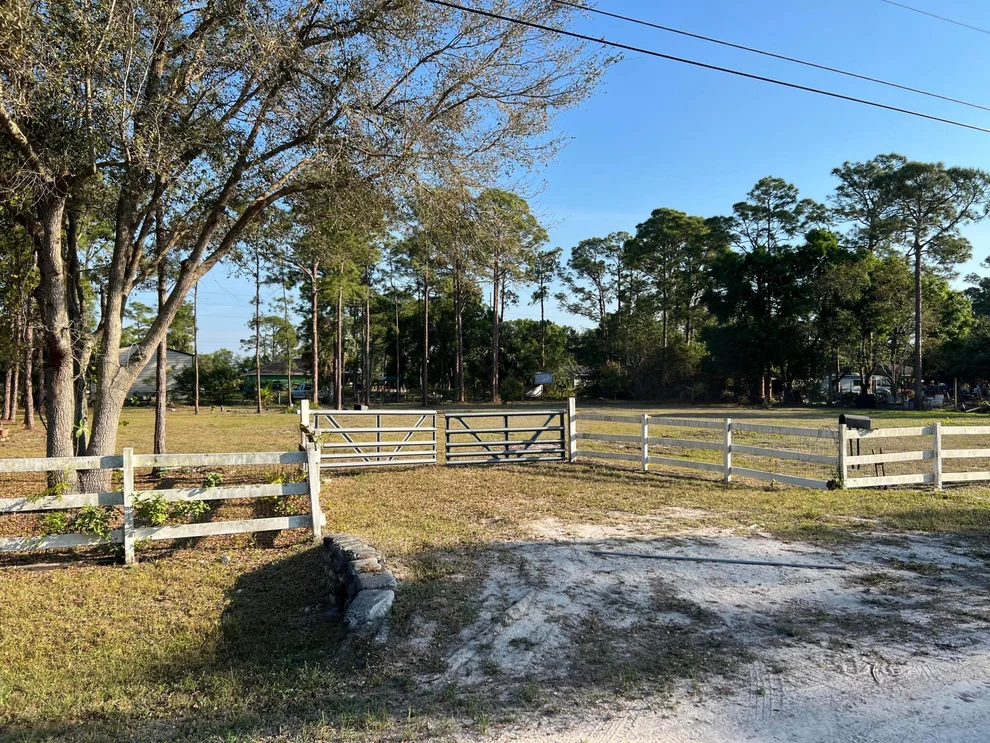 Unit for sale at 18185 49 Street N, Loxahatchee, FL 33470