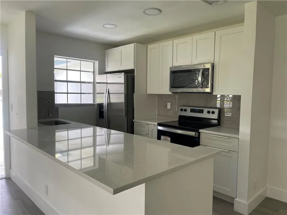 Unit for sale at 1192 S Drive Circle, Delray Beach, FL 33445