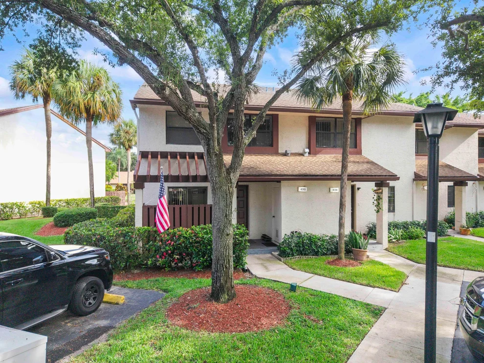 Unit for sale at 4393 Carambola Circle N, Coconut Creek, FL 33066