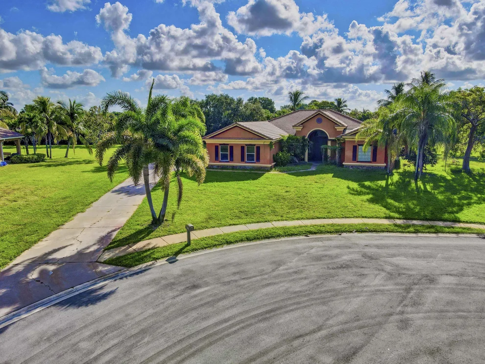 Unit for sale at 4372 Hunting Trail, Lake Worth, FL 33467