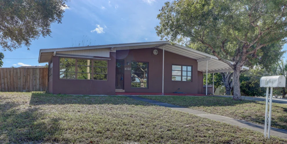 Unit for sale at 1020 W Pine Street, Lantana, FL 33462