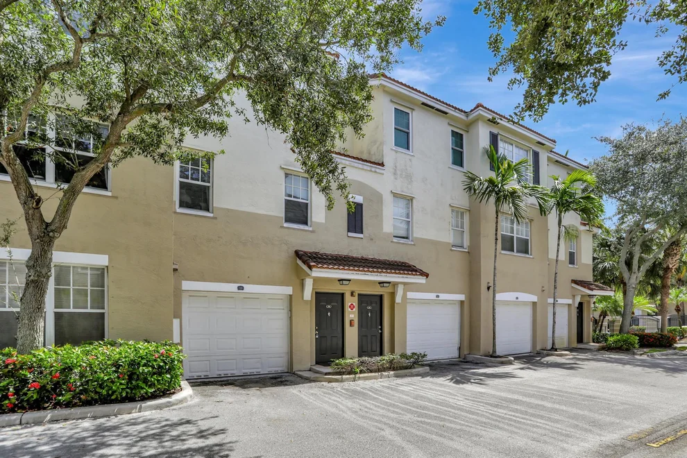 Unit for sale at 5800 W Sample Road, Coral Springs, FL 33067