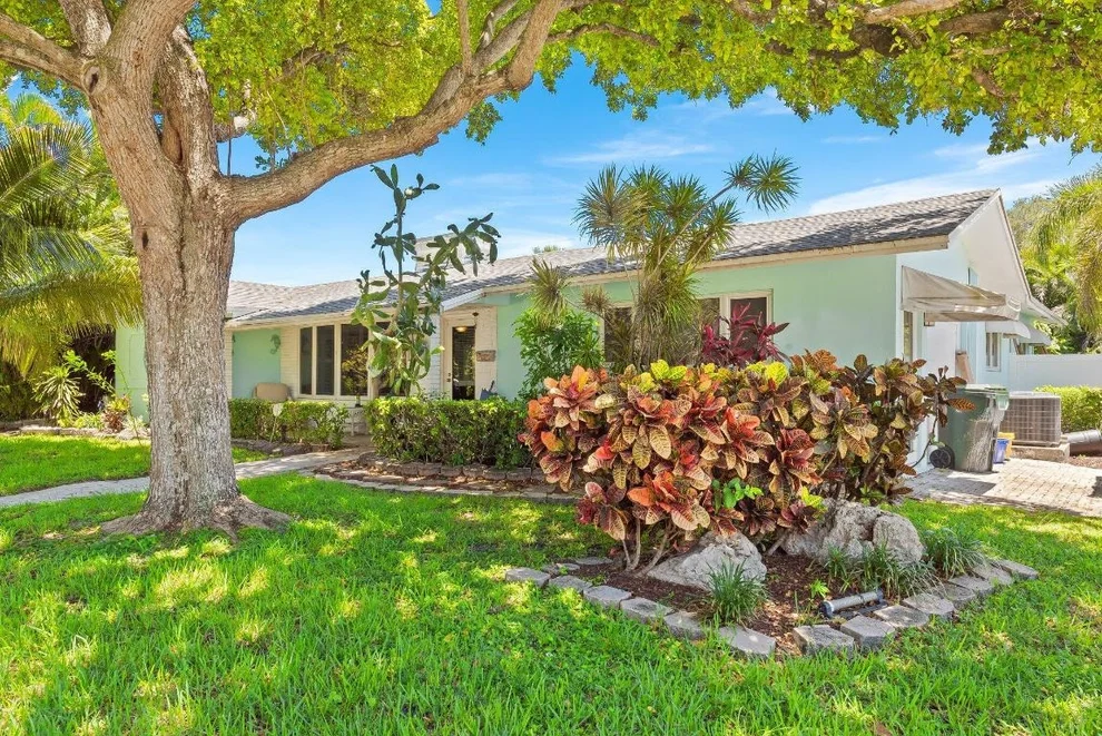 Unit for sale at 1098 SW 2nd Street, Boca Raton, FL 33486