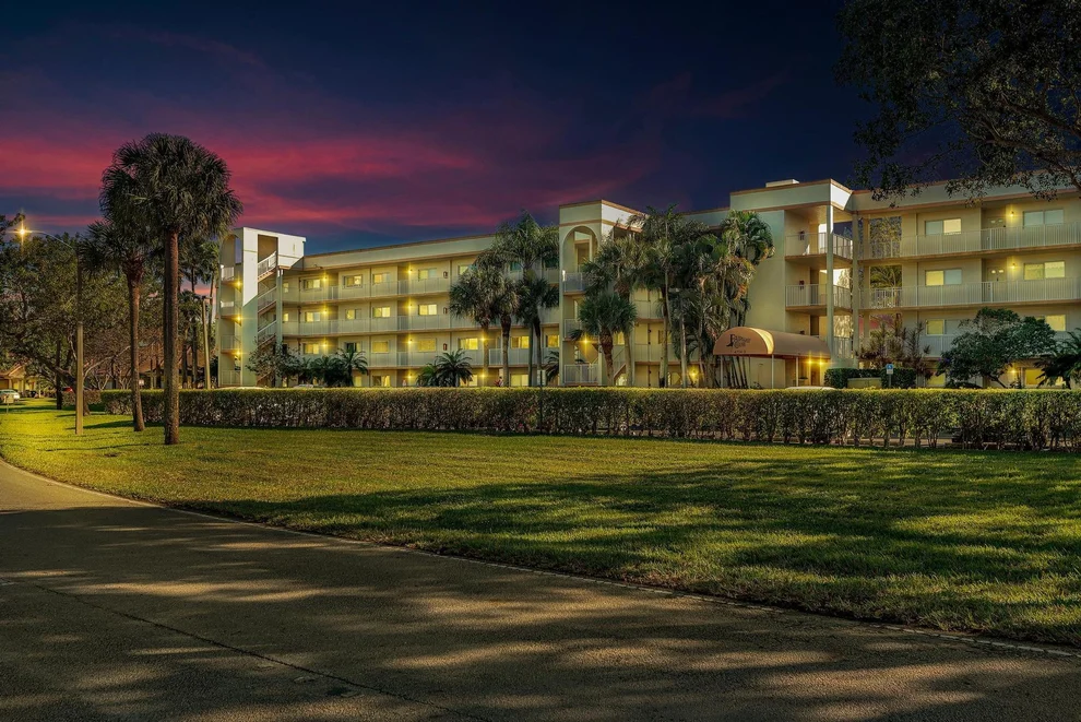 Unit for sale at 4734 Lucerne Lakes Boulevard, Lake Worth, FL 33467
