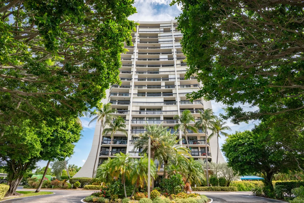 Unit for sale at 2400 PRESIDENTIAL Way, West Palm Beach, FL 33401