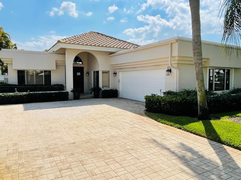 Unit for sale at 17440 Loch Lomond Way, Boca Raton, FL 33496
