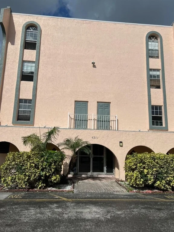Unit for sale at 4211 NW 41st Street, Lauderdale Lakes, FL 33319