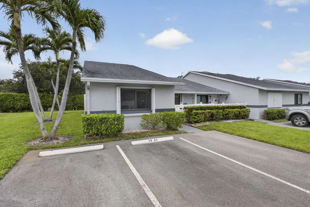 Unit for sale at 2641 W Gately Dr W, West Palm Beach, FL 33415