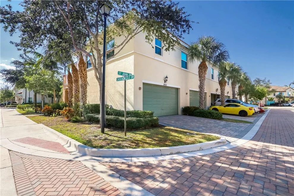 Unit for sale at 2962 St John Drive, Cooper City, FL 33024