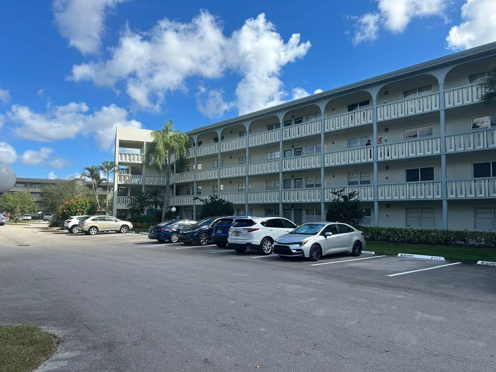 Unit for sale at 3004 Portofino Isle, Coconut Creek, FL 33066