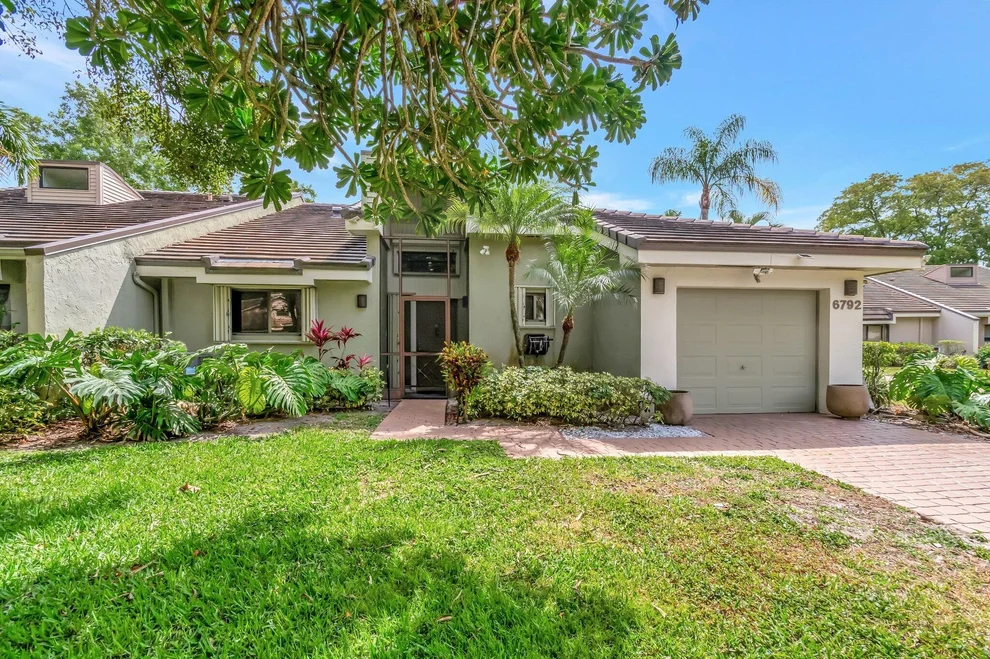 Unit for sale at 6792 Parisian Way, Lake Worth, FL 33467