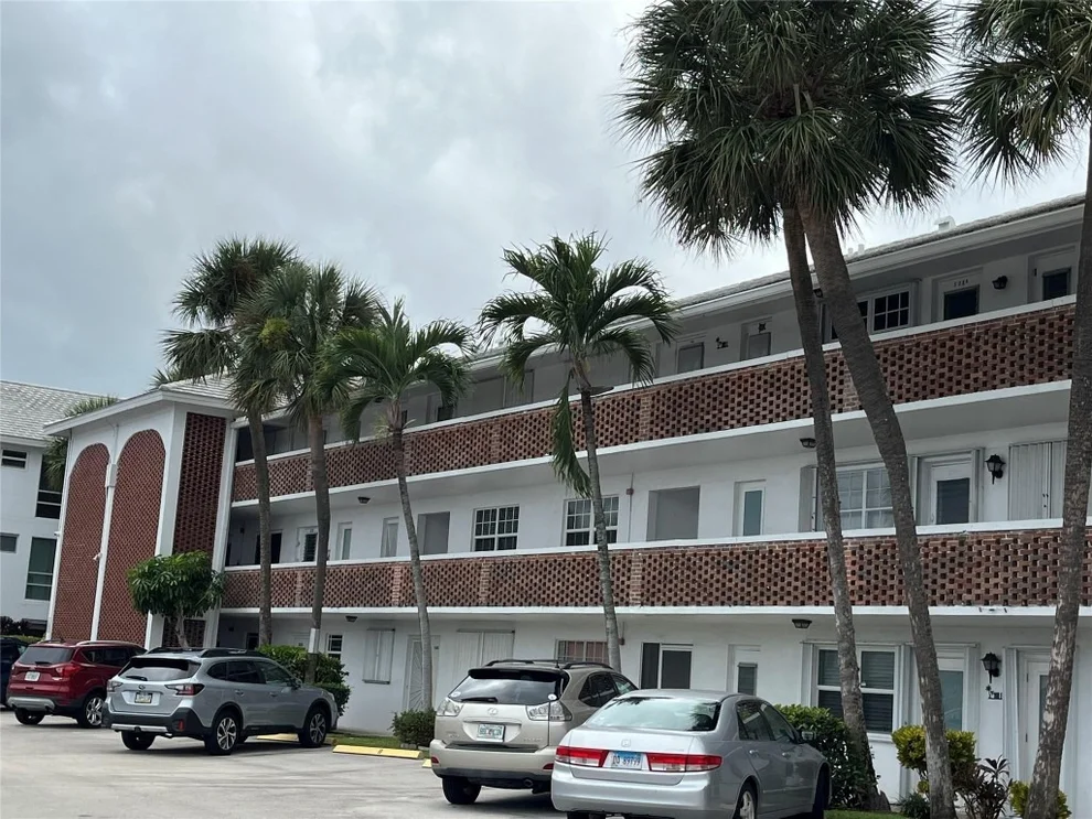 Unit for sale at 2050 NE 39th Street, Lighthouse Point, FL 33064