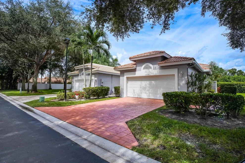 Unit for sale at 9599 Crescent View Drive N, Boynton Beach, FL 33437