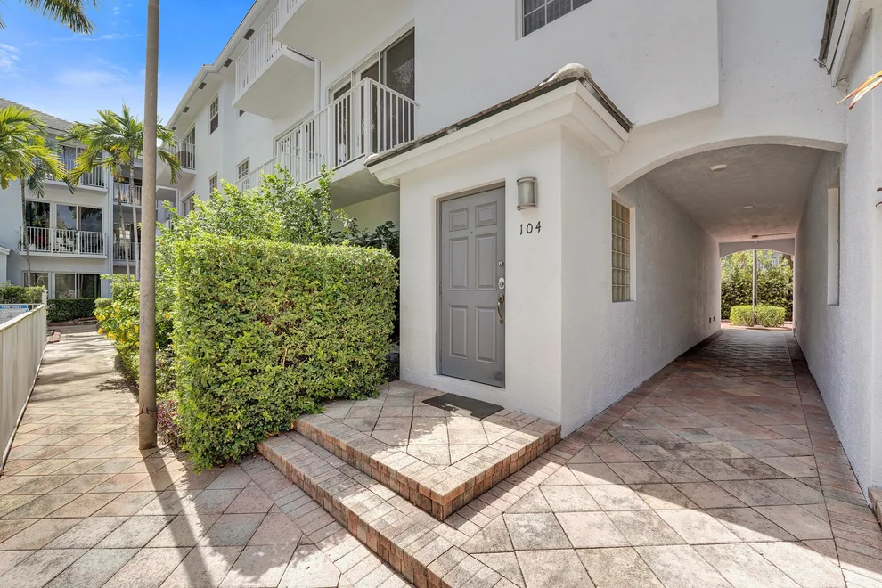 Unit for sale at 2725 NE 8th Avenue, Wilton Manors, FL 33334