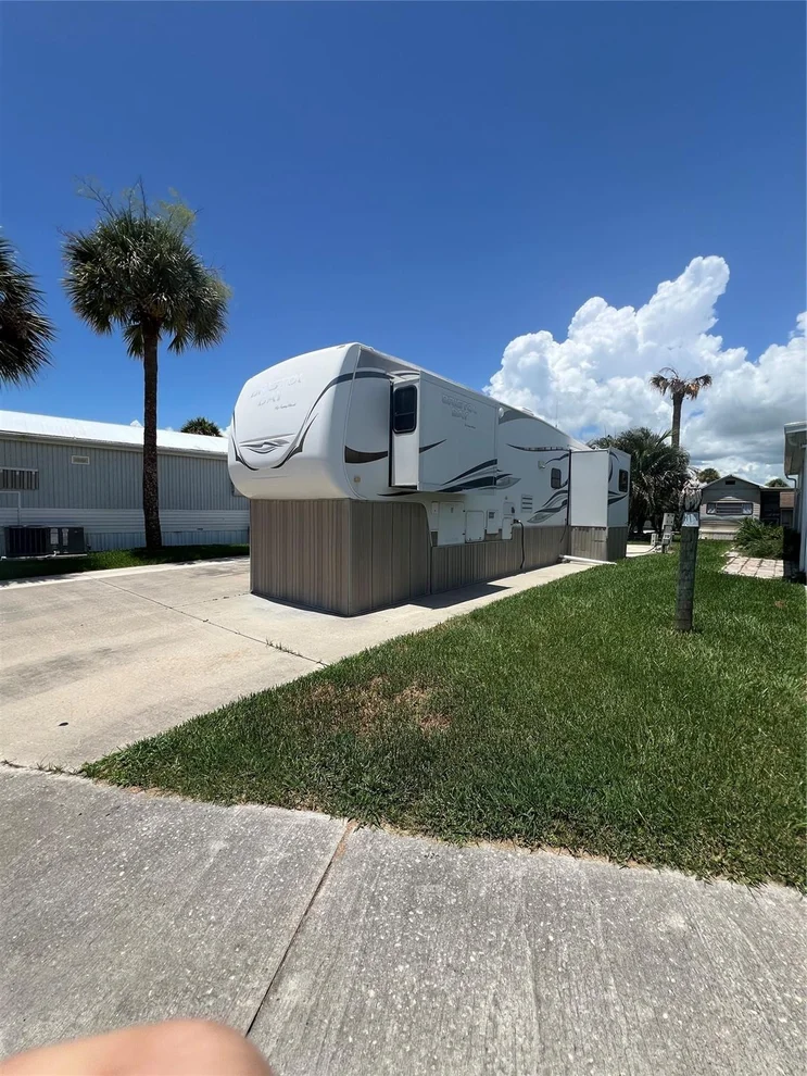 Unit for sale at 6657 SE 56th Street, Okeechobee, FL 34974
