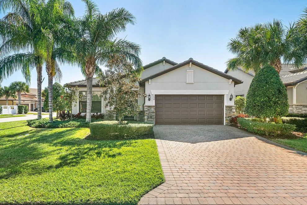 Unit for sale at 194 SE Courances Drive, Port St Lucie, FL 34984