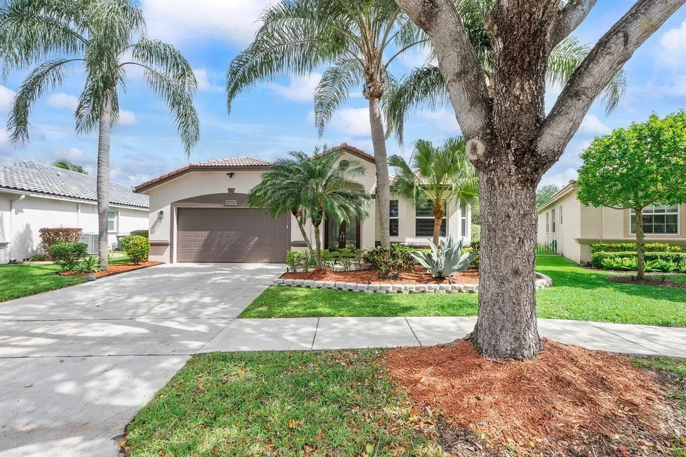 Unit for sale at 6220 Swans Terrace, Coconut Creek, FL 33073