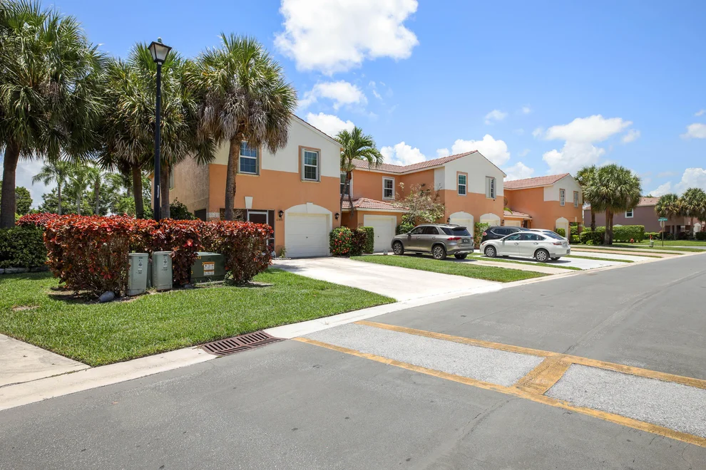 Unit for sale at 6881 Willow Creek Run, Greenacres, FL 33463