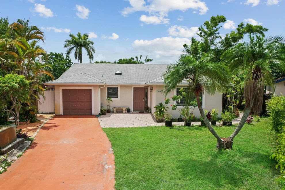 Unit for sale at 4005 Brook Circle E, West Palm Beach, FL 33417