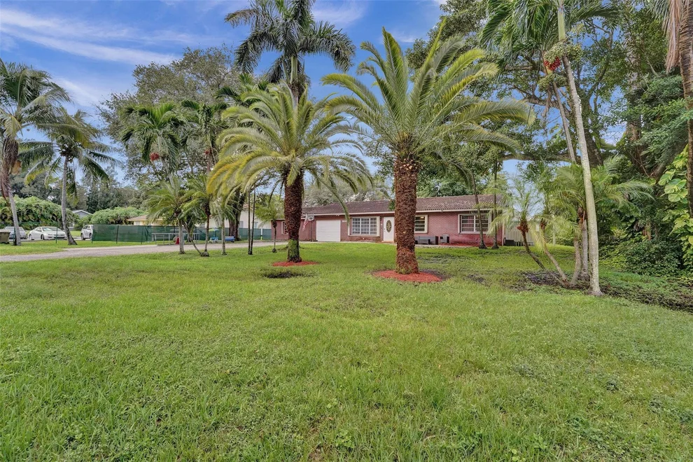 Unit for sale at 6645 SW 49th Street, Davie, FL 33314