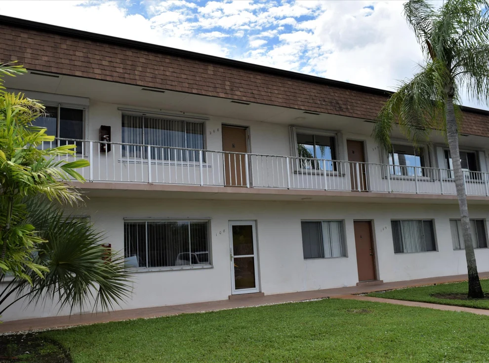 Unit for sale at 2878 Donnelly 208 Drive, Lake Worth, FL 33462