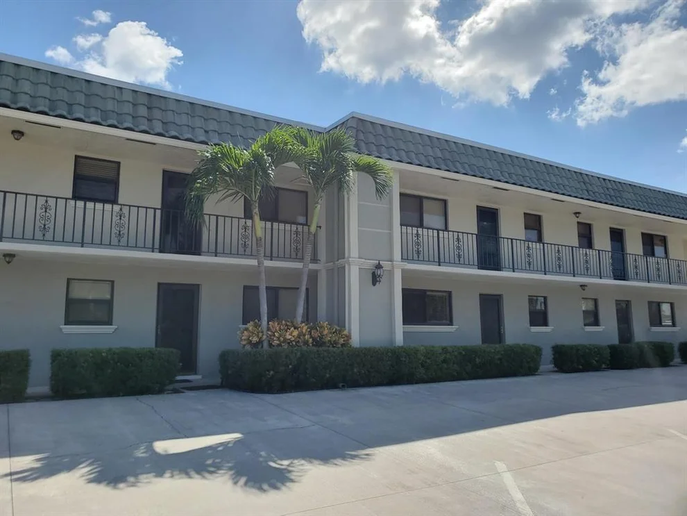 Unit for sale at 714 Northlake Court, North Palm Beach, FL 33408