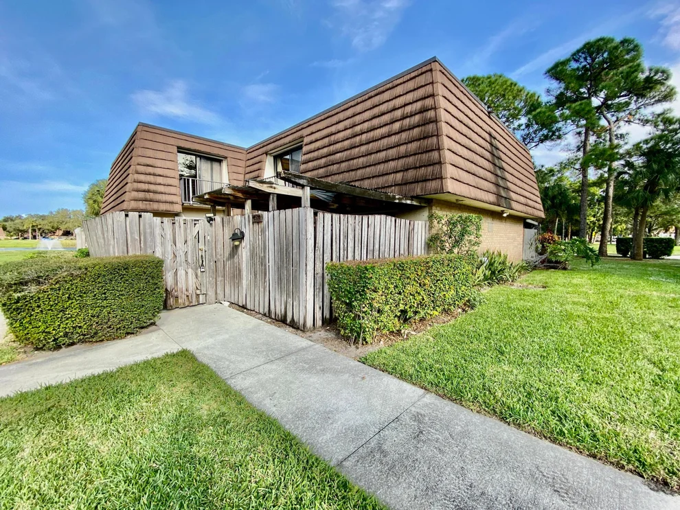 Unit for sale at 2508 25th Lane, Palm Beach Gardens, FL 33418