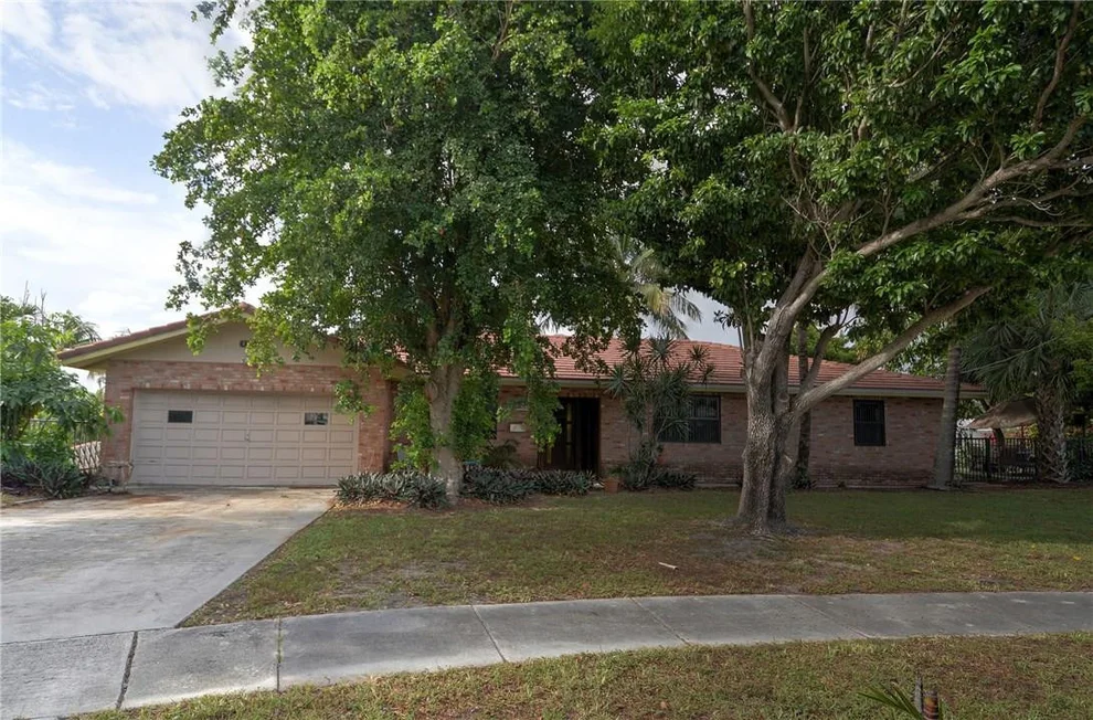 Unit for sale at 5781 SW 17th Court, Plantation, FL 33317